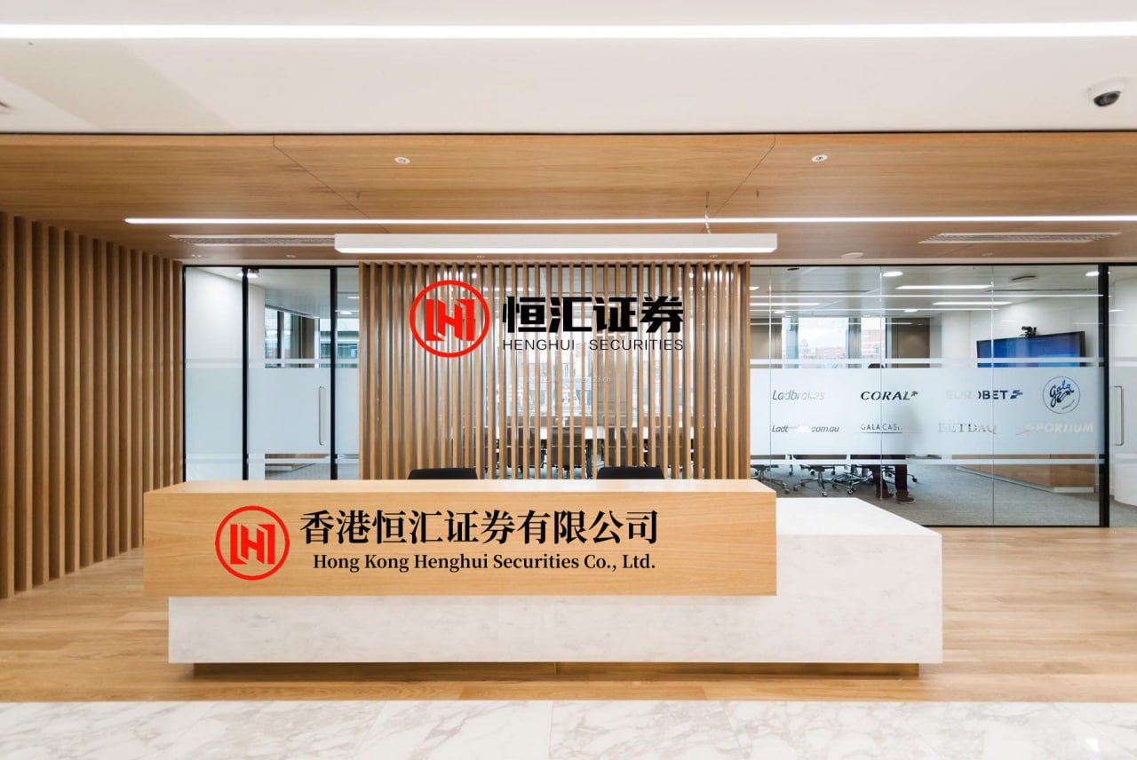 腾信配资网 林永泰当选最年轻的国民党中常委除了王姿茵，昨天还有一位年轻人当选国民党中常委，他就是林永泰。林永泰算是“政二代”，其父是现任国民党新北市议员林金结。林金结曾任国民党中常委，在地方基层组织力极强。此次林金结并未参选连任中常委，而是由儿子林永泰出马。林永泰近年来一直随父亲在基层...